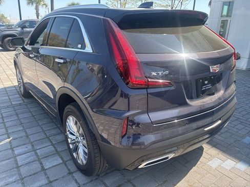 Certified 2025 Cadillac XT4 Premium Luxury FWD image 2