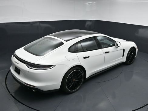 Certified 2023 Porsche Panamera 4 Platinum Edition AWD/4WD image 18