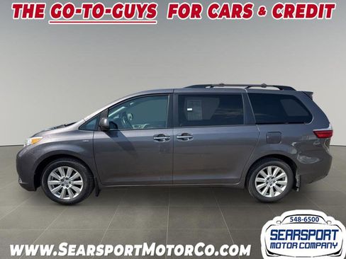 Used 2017 Toyota Sienna XLE AWD/4WD image 6