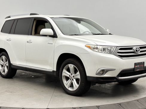 Used 2011 Toyota Highlander Limited image 3