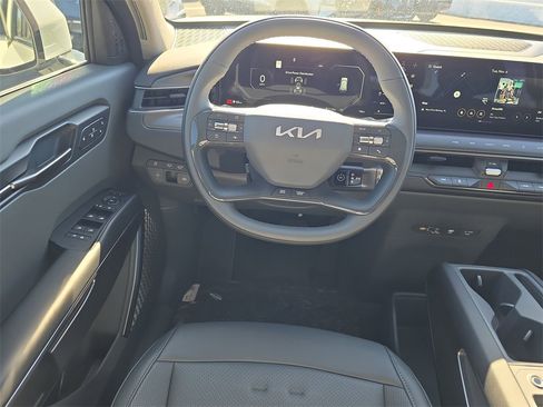New 2026 Kia EV9 Wind image 16