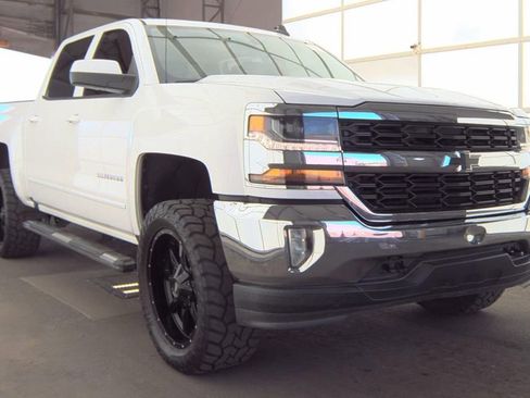 Used 2018 Chevrolet Silverado 1500 LT w/ All Star Edition image 4