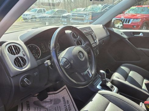 Used 2013 Volkswagen Tiguan SE image 18