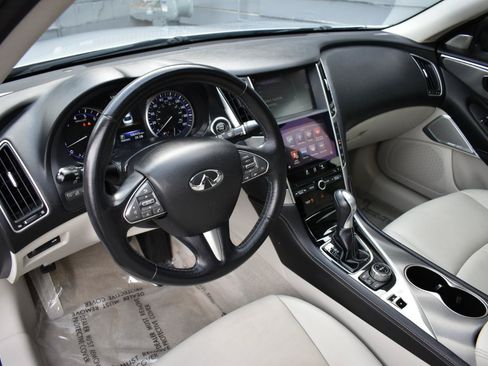 Used 2017 INFINITI Q50 3.0t Premium RWD image 10
