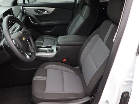 Used 2025 Chevrolet Blazer LT FWD image 16