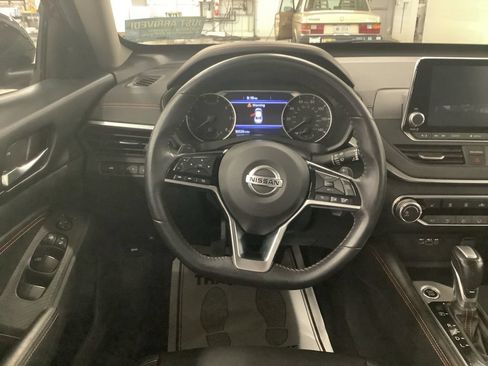 Used 2019 Nissan Altima 2.5 SR w/ SR Premium Package AWD/4WD image 7