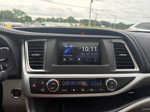 Used 2019 Toyota Highlander Limited AWD/4WD image 20
