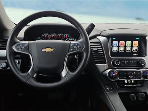 Used 2015 Chevrolet Tahoe LT image 9