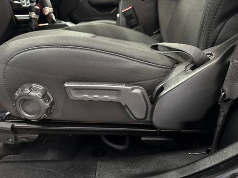 Used 2020 Jeep Wrangler Sport AWD/4WD image 25