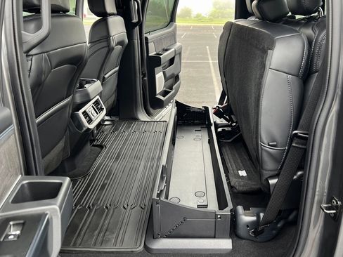 Used 2025 Ford F250 Platinum image 18