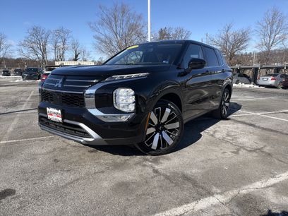 Used 2025 Mitsubishi Outlander SE