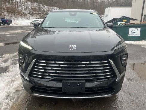 Used 2025 Buick Enclave Preferred image 11