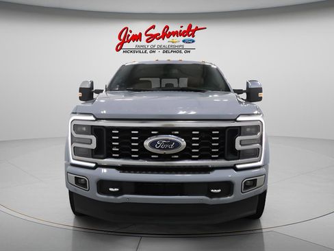 Used 2024 Ford F450 Platinum w/ FX4 Off-Road Package AWD/4WD image 3