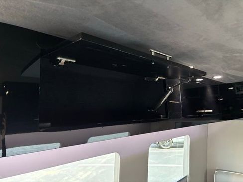 Used 2016 Mercedes-Benz Sprinter 2500 image 36