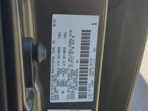 Used 2024 Toyota Sequoia SR5 AWD/4WD image 36