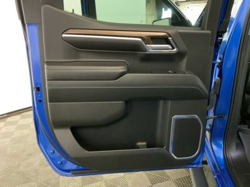 Used 2023 Chevrolet Silverado 1500 RST AWD/4WD image 34