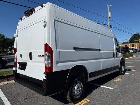Used 2023 RAM ProMaster 2500 FWD image 4
