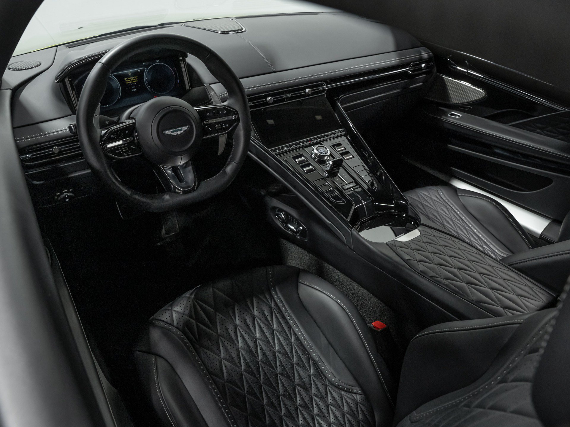 Used 2024 Aston Martin DB12 Coupe RWD image 42