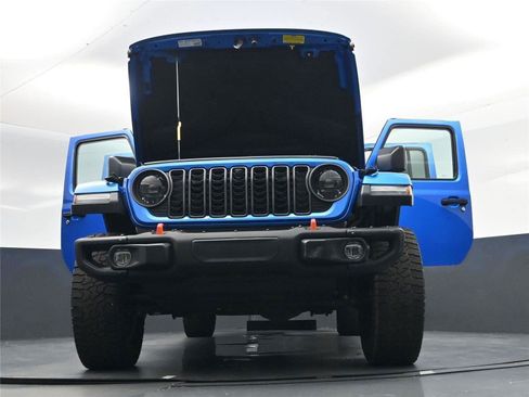 Used 2024 Jeep Gladiator Mojave image 35