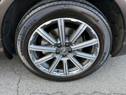 Used 2018 Audi Q7 3.0T Prestige w/ Prestige Package AWD/4WD image 12