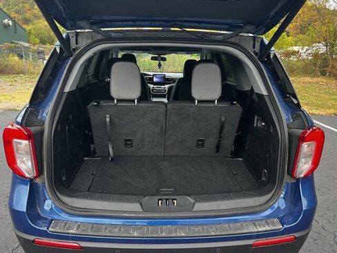 Used 2022 Ford Explorer XLT w/ Equipment Group 202A image 12