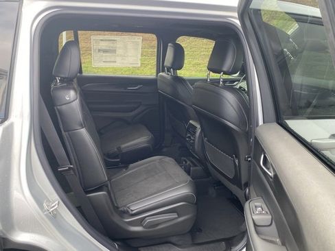 New 2025 Jeep Grand Cherokee L Altitude image 31
