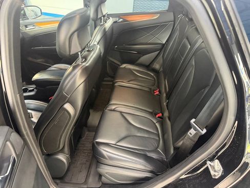 Used 2019 Lincoln MKC Select w/ Vista Value Package AWD/4WD image 19