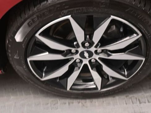Used 2018 Chevrolet Malibu LT w/ Leather Package FWD image 28