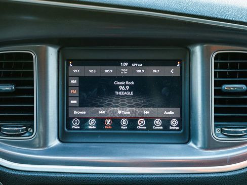 Used 2019 Dodge Charger SXT w/ Leather Interior Group image 12