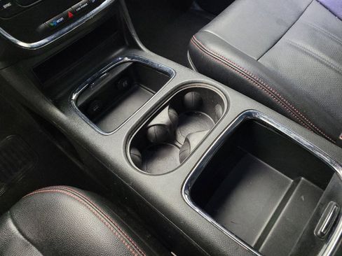 Used 2018 Dodge Grand Caravan GT FWD image 26