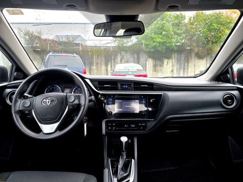 Used 2019 Toyota Corolla LE image 10