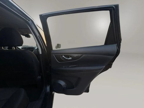 Used 2019 Nissan Rogue SV FWD image 31