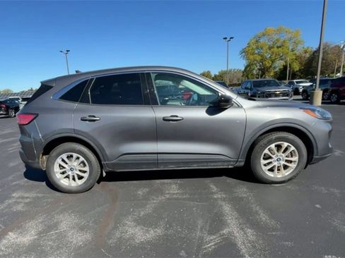 Used 2021 Ford Escape SE image 9