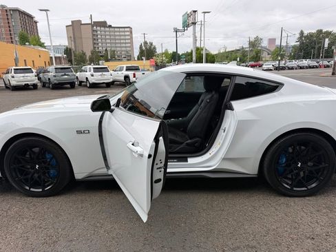 Used 2024 Ford Mustang GT Premium RWD image 16