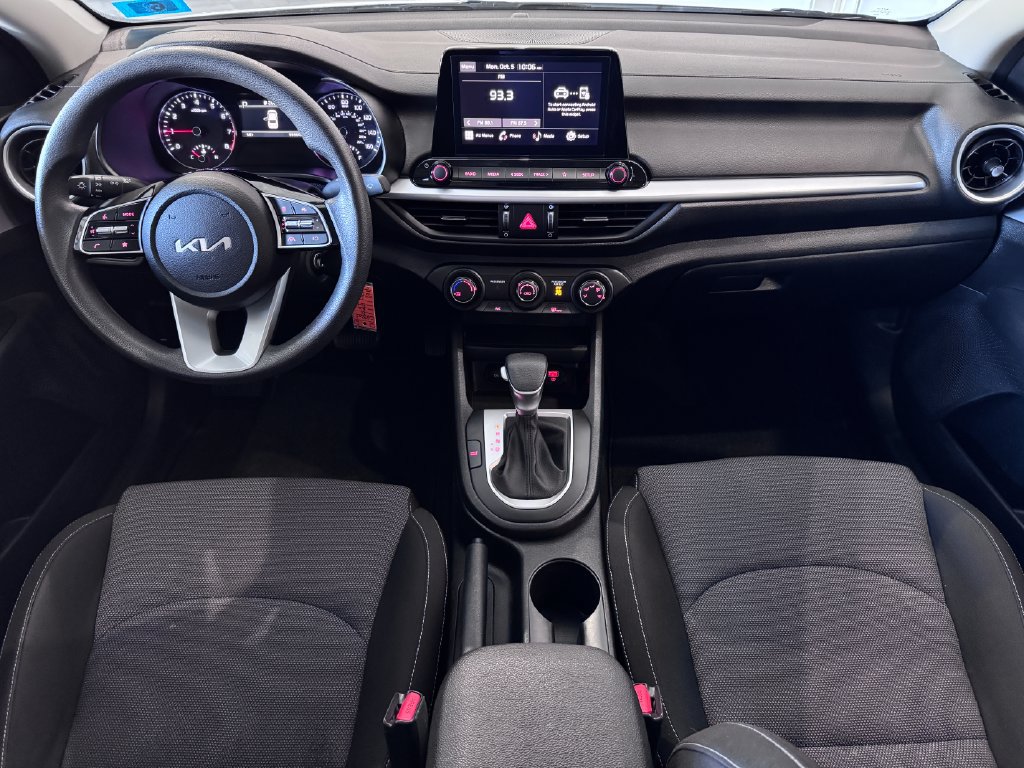 Used 2024 Kia Forte LXS w/ LXS Technology Package FWD image 11