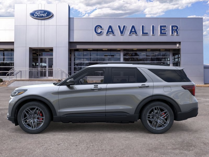 Used 2026 Ford Explorer ST-Line w/ ST-Line Street Pack AWD/4WD image 3