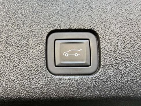 Certified 2024 Cadillac XT6 Premium Luxury AWD/4WD image 29