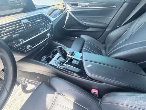 Used 2018 BMW 530e w/ Premium Package 2 RWD image 13