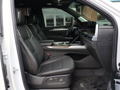 Used 2025 Cadillac Escalade Sport Platinum image 68