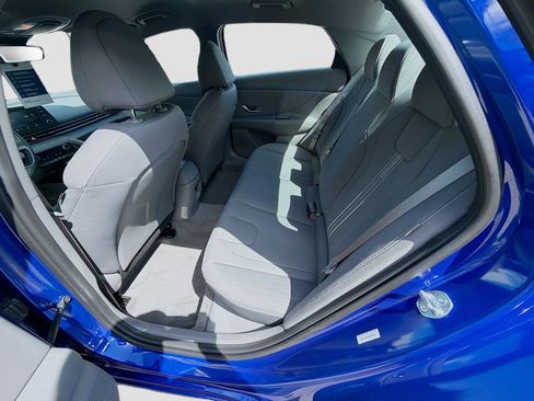 Certified 2025 Hyundai Elantra Sport image 20