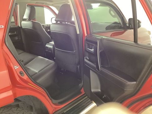 Used 2021 Toyota 4Runner TRD Off-Road Premium w/ Moonroof Package AWD/4WD image 19