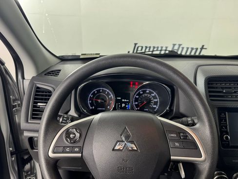 Used 2025 Mitsubishi Outlander Sport ES AWD/4WD image 19