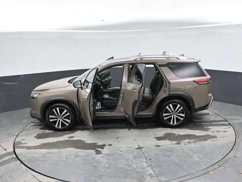Used 2023 Nissan Pathfinder Platinum w/ Cargo Package image 56