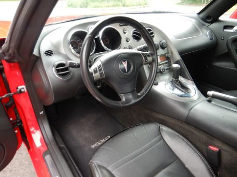 Used 2009 Pontiac Solstice GXP w/ Premium Package RWD image 14