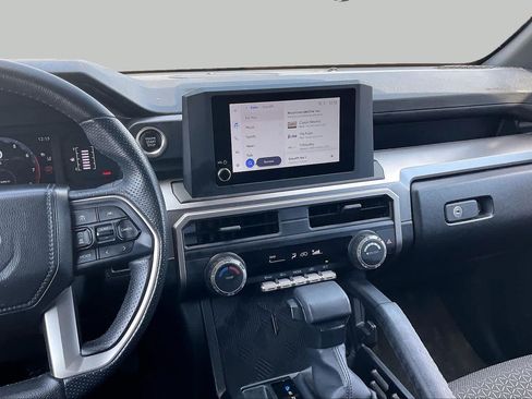 Used 2025 Toyota 4Runner SR5 AWD/4WD image 7