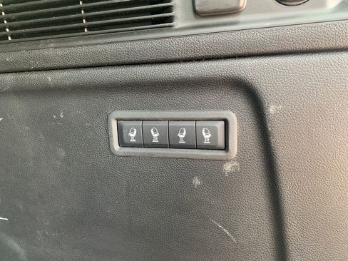 Used 2024 Jeep Wagoneer L Series II w/ Flexible Seating Group AWD/4WD image 7