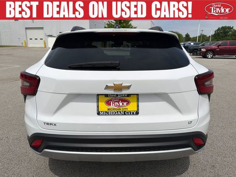 Used 2024 Chevrolet Trax LT w/ Driver Confidence Package FWD image 4