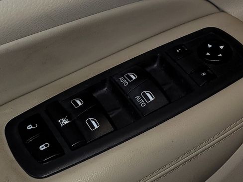 Used 2020 Jeep Grand Cherokee Laredo RWD image 27