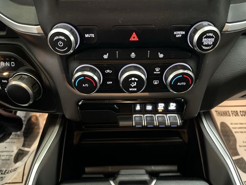 Used 2020 RAM 1500 Big Horn AWD/4WD image 32