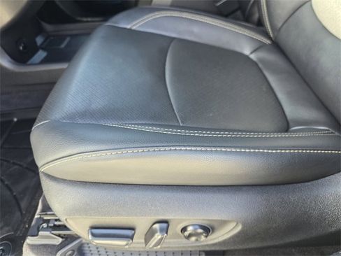 Used 2025 Toyota Sienna Platinum image 19
